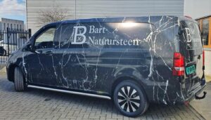 Carwrapping met A-merk folies, onderscheidende designs.