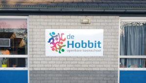 Gevelreclame, gevelsigning, winkels, bedrijfsgebouwen