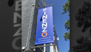 Bedrukte vlaggen, banieren, frame spandoeken en beachflags